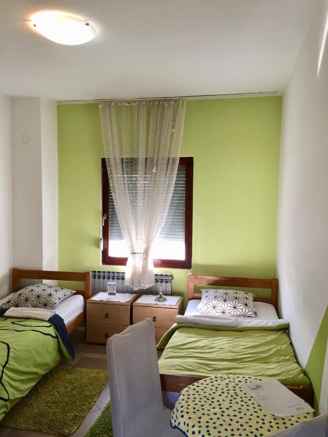 Hostel Lega House Osijek Exteriör bild
