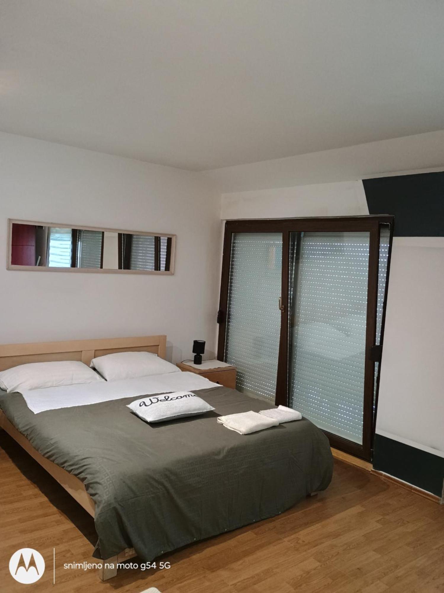 Hostel Lega House Osijek Exteriör bild