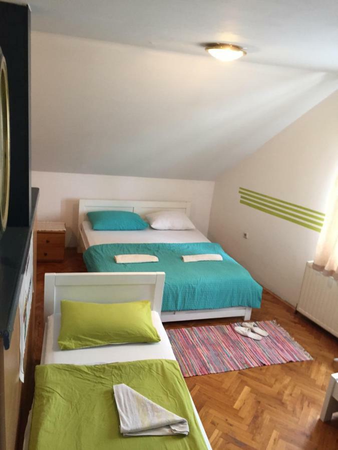 Hostel Lega House Osijek Exteriör bild