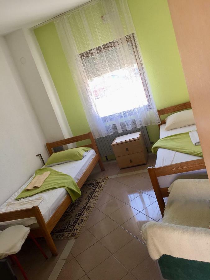 Hostel Lega House Osijek Exteriör bild