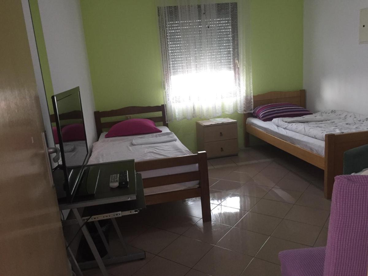 Hostel Lega House Osijek Exteriör bild