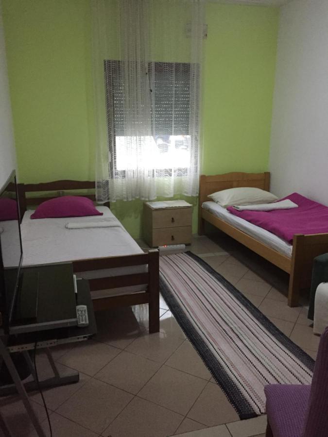 Hostel Lega House Osijek Exteriör bild