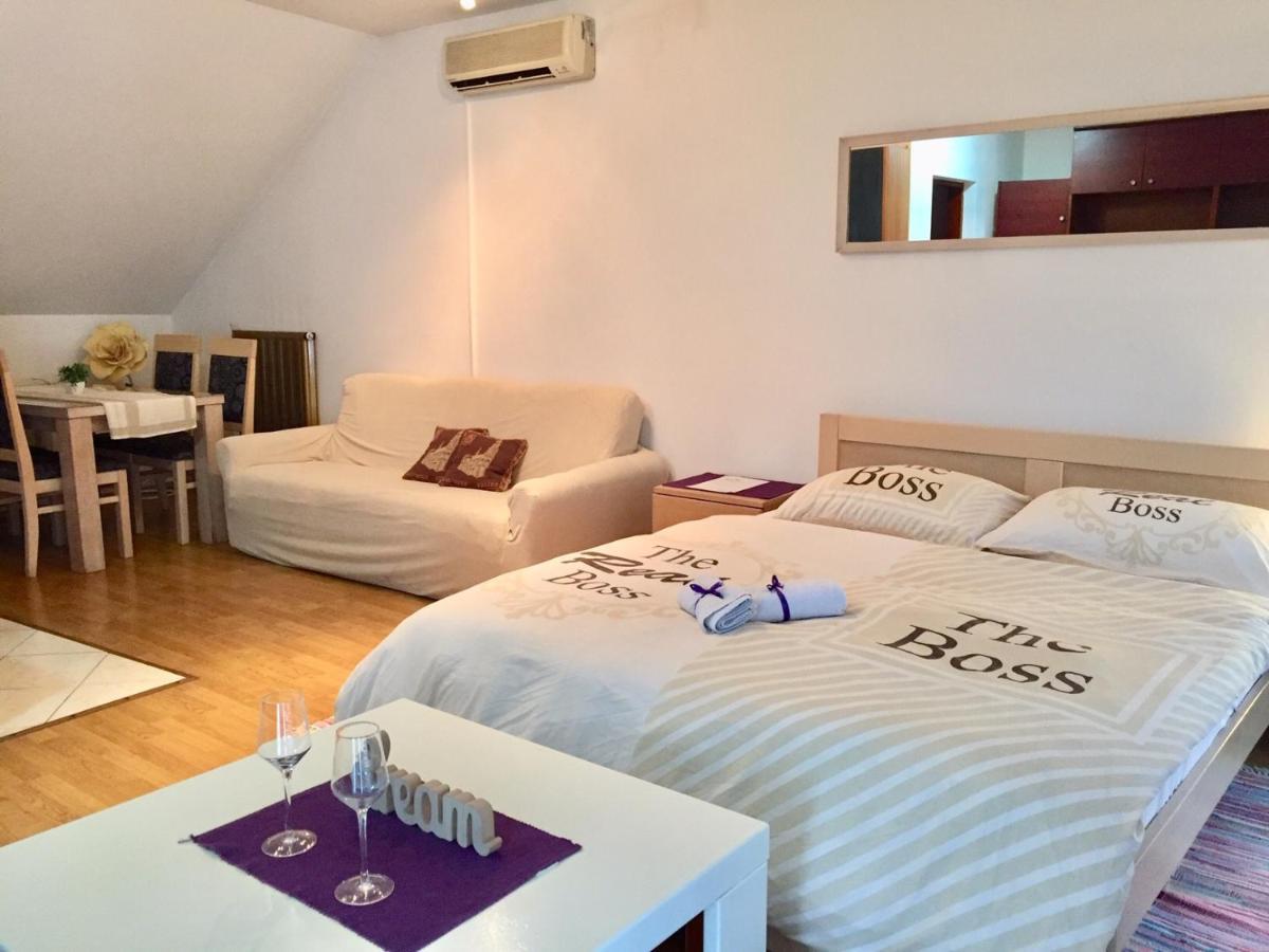 Hostel Lega House Osijek Exteriör bild